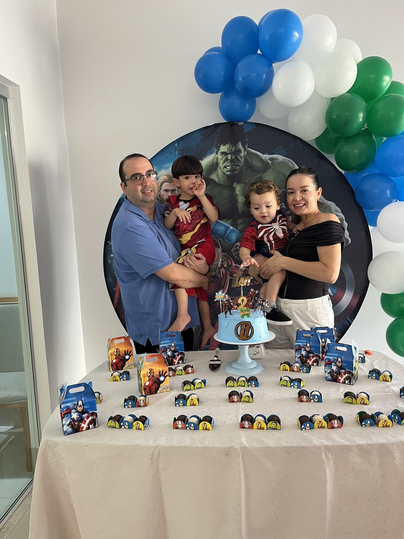 Festa de aniversário com tema de super-heróis
