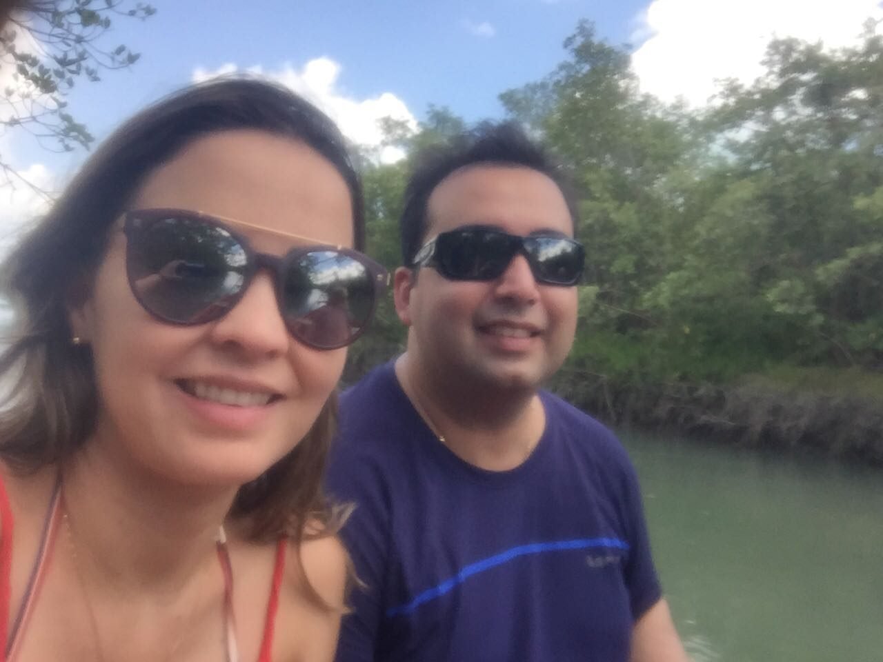 Selfie à beira do rio